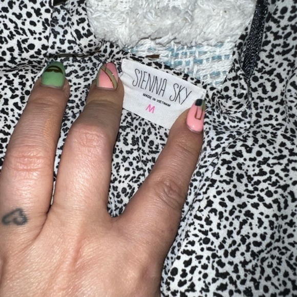 Sienna Sky Top Leopard Allover Print Boho Cottage Chic Vneck Smocked Waist Shirt - Picture 3 of 6